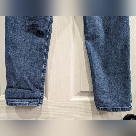 Flying Monkey Mid-Rise Distressed Jeans, Size 31 - Picture 9 of 13